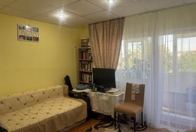 3 cam, 72 mp, 2 bai, 2 balcoane, etaj 4 cu acoperis, str. Arcului - 9