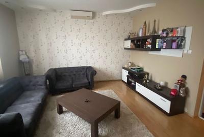Casă cu 4 camere cu Teren 1600 Mp în Central