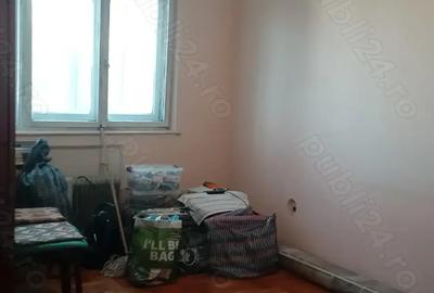 Vand apartament 3 camere decomandate, 3 balcoane, micro 38, bloc Z , etaj 4 din 5 - 5
