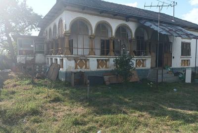 Casă cu 4 camere în Marcea - 1