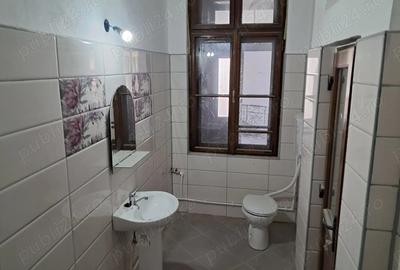 Spațiu comercial, de 60 mp, în Traian - 5