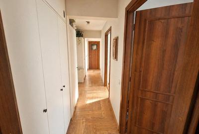 Apartament cu 4 camere decomandat în Central - 2