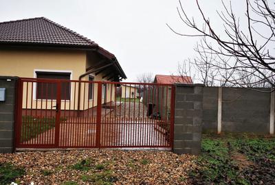 Casă cu 4 camere cu Teren 860 Mp în Sânandrei