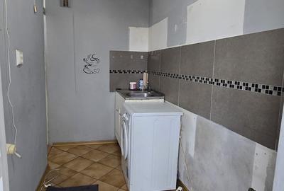 DRISTOR-METROU, STRADAL, decomandata, bloc mixt 1987, libera, 75000euro - 8