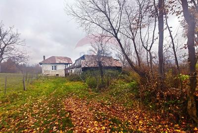 Teren de vanzare Unguras cu priveliste si anexe - 11