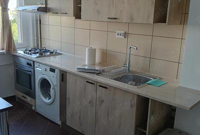 Apartament cu 2 camere semidecomandat, mobilat în Progresul