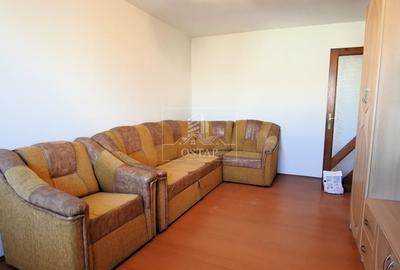 Republicii-stradal-apartament 3 camere decomandate-67.000 Euro - 2