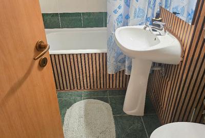 Inchiriez apartament 3 camere decomandat in Deva, I. Creanga, etaj 1 - 3