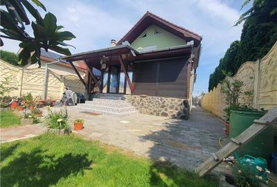 Casă cu 6 camere în Turnișor