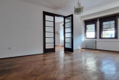 Apartament cu 4 camere circular în Kiseleff