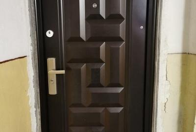 Apartament 3 camere zona foarte buna - de vanzare (proprietar) - 1