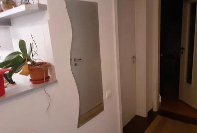 Proprietar inchiriez ap - 8
