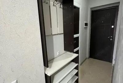 Garsonieră decomandată în Gorjului