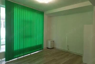 Spațiu comercial, de 20 mp, în Central - 9