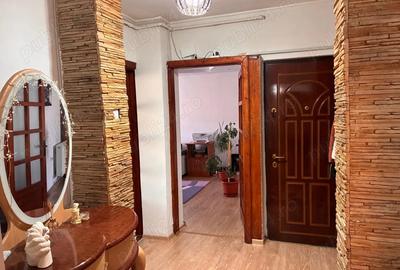 Apartament cu 3 camere decomandat în Central - 9