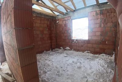 Casă cu 2 camere cu Teren 500 Mp în Central - 4