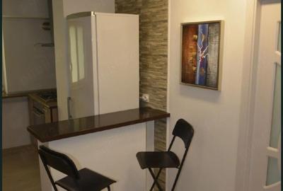 Apartament cu 3 camere decomandat în 13 Septembrie - 2