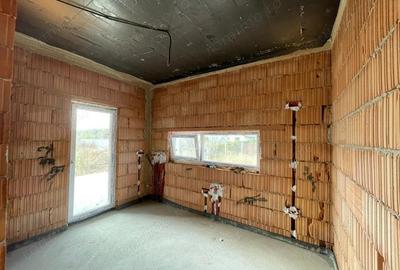 Casă cu 3 camere cu Teren 296 Mp în Bucovăț (Remetea Mare) - 3