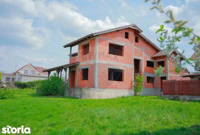 Casă cu 6 camere cu Teren 1013 Mp în Sânmartin - 1