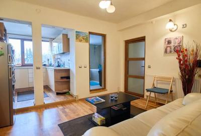 Apartament cu 2 camere semidecomandat în Centrul Istoric