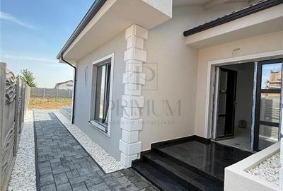 Duplex cu 3 camere cu Canalizare în Moșnița Nouă
