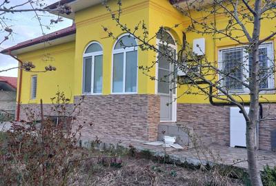 Casă cu Teren 6079 Mp în Celaru - 4