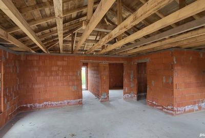 Casă cu 4 camere în Bicăcel - 3