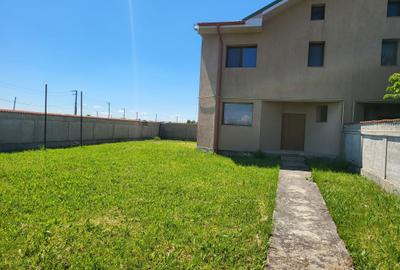 Casă cu 4 camere în Piscu - 8