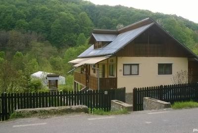 Casă cu 2 camere cu Teren 1800 Mp în Posești - 4