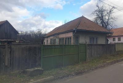 Casă cu 3 camere în Brețcu - 2