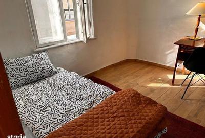 Casă cu 4 camere semidecomandat în Central