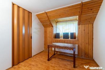 Casă cu 8 camere cu Teren 1000 Mp în Central - 1