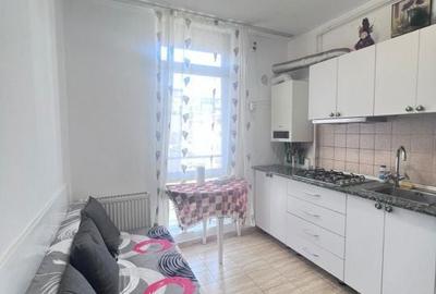 Garsonieră decomandată în Central