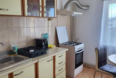 2 camere zona , decomandat , mobilat si utilat complet - 1
