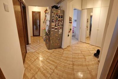 Apartament cu 3 camere în Km 4 - 1