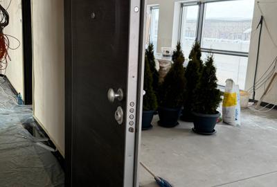 Spațiu comercial, de 200 mp, în P-ța Muncii - 7