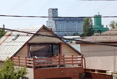 Casă cu 4 camere în Central - 2