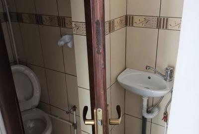 Spațiu comercial, de 28 mp, în Central - 3