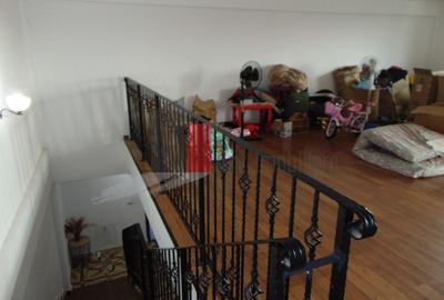 Casă individuală cu 7 camere cu Canalizare în Fundeni - 11