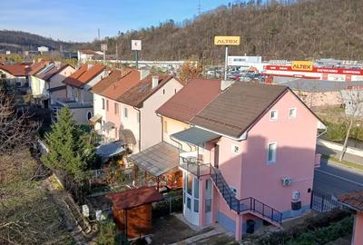 Vand apartament 2 camere luminos amenajat si mobilat langa Universitate 40.800 Euro neg. - 5