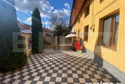Casă cu 4 camere cu Teren 250 Mp în Central