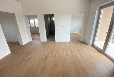 Apartament cu 3 camere semidecomandat în Remetea Mare