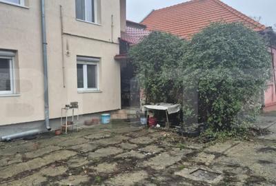 Casă cu 1 camere cu Teren 1306 Mp în Careiului