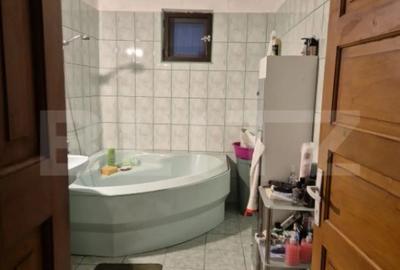 Casă cu 4 camere cu Teren 2800 Mp în Central - 11