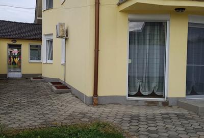 Duplex cu 4 camere cu Canalizare în Central - 13