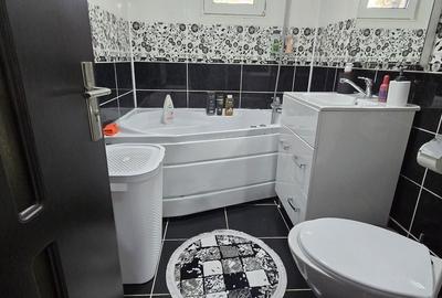 Apartament cu 3 camere decomandat în Micro 3 - 6