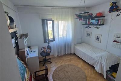 Apartament cu 3 camere decomandat în Steaua - 3