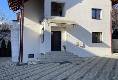 Casă cu 8 camere cu Teren 1000 Mp în Central - 5