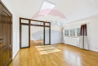 Apartament cu 6 camere decomandat, mobilat în Herăstrău - 9