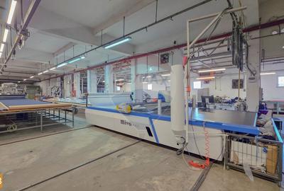 Spațiu industrial, de 5,211 mp, în Central - 32